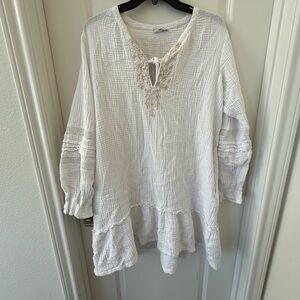 Elegant White Tunic with Lace Accents